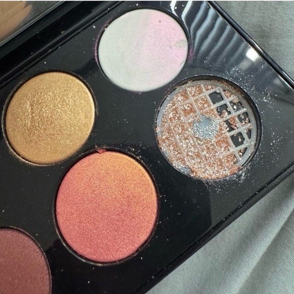 Pat McGrath Vibrant Gold and Rose Eyeshadow Palette - Picture 3 of 7